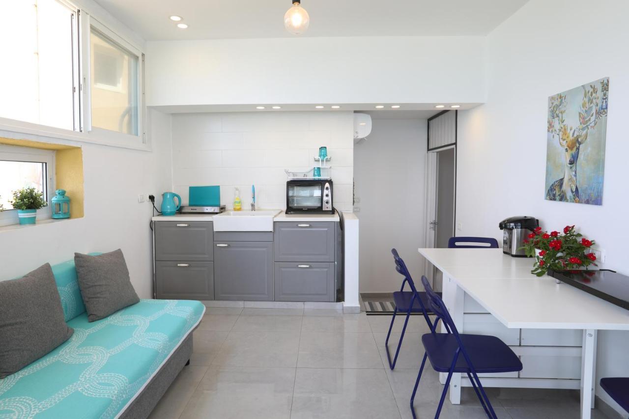 Magic On The Sea-Suites With A Private Jacuzzi And A Private Sea View Netanya Exterior photo