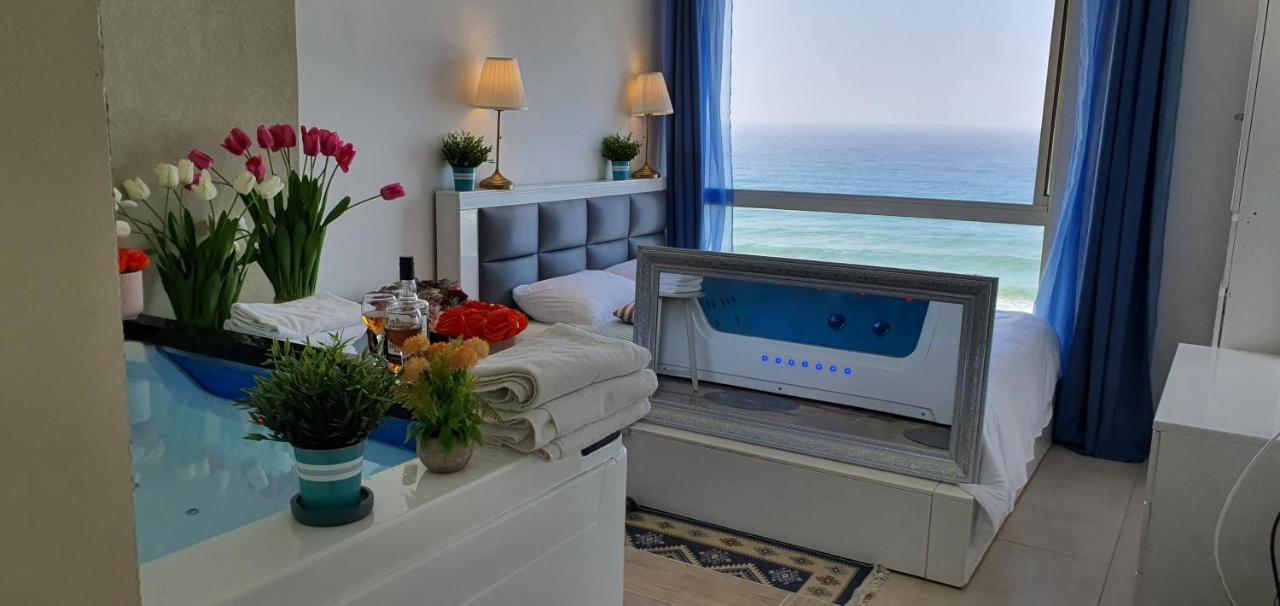 Magic On The Sea-Suites With A Private Jacuzzi And A Private Sea View Netanya Exterior photo