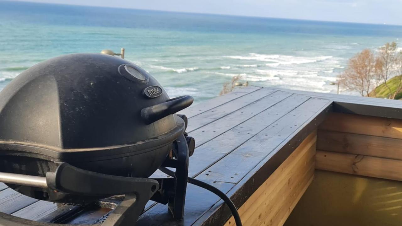 Magic On The Sea-Suites With A Private Jacuzzi And A Private Sea View Netanya Exterior photo